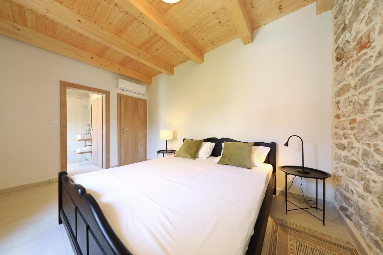 Villa Mira With A Heated Pool And A Sea View Božava Екстериор снимка