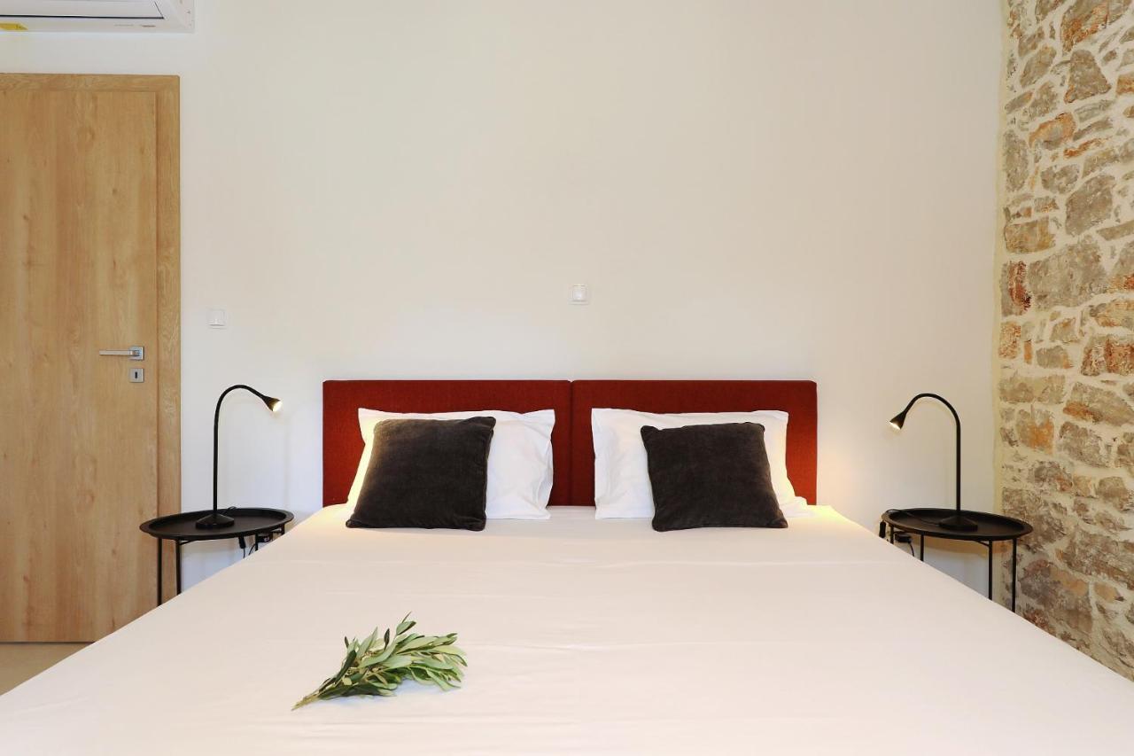 Villa Mira With A Heated Pool And A Sea View Božava Екстериор снимка