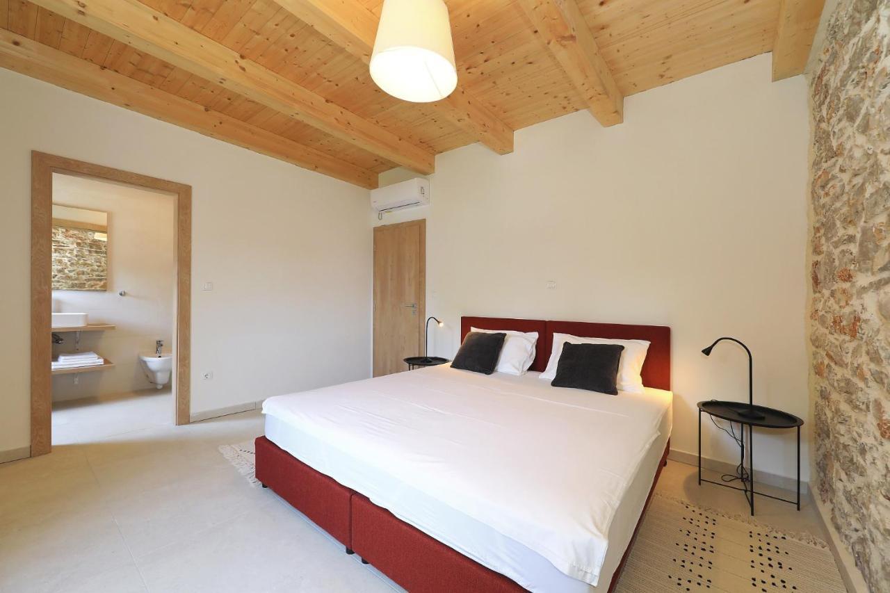 Villa Mira With A Heated Pool And A Sea View Božava Екстериор снимка