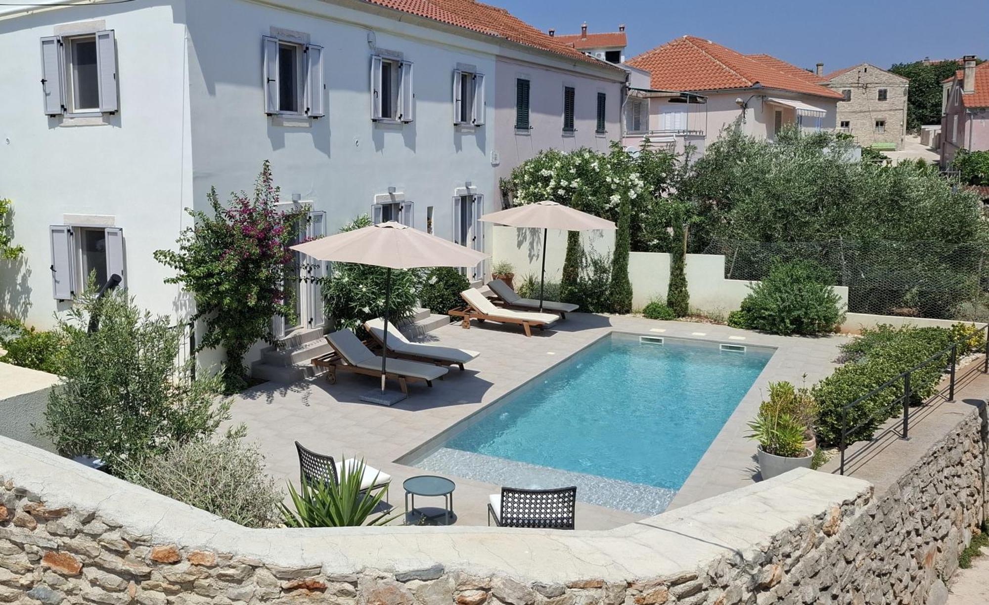 Villa Mira With A Heated Pool And A Sea View Božava Екстериор снимка